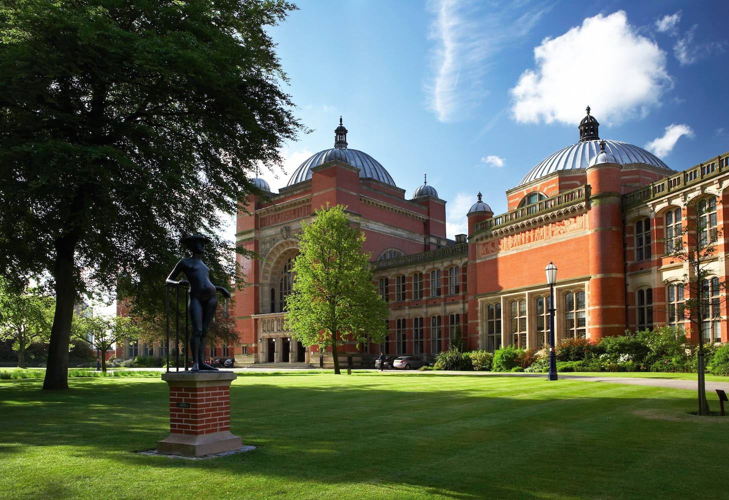 伯明翰大學是什么檔次的很水嗎?世界排名第幾本科申請條件有哪些